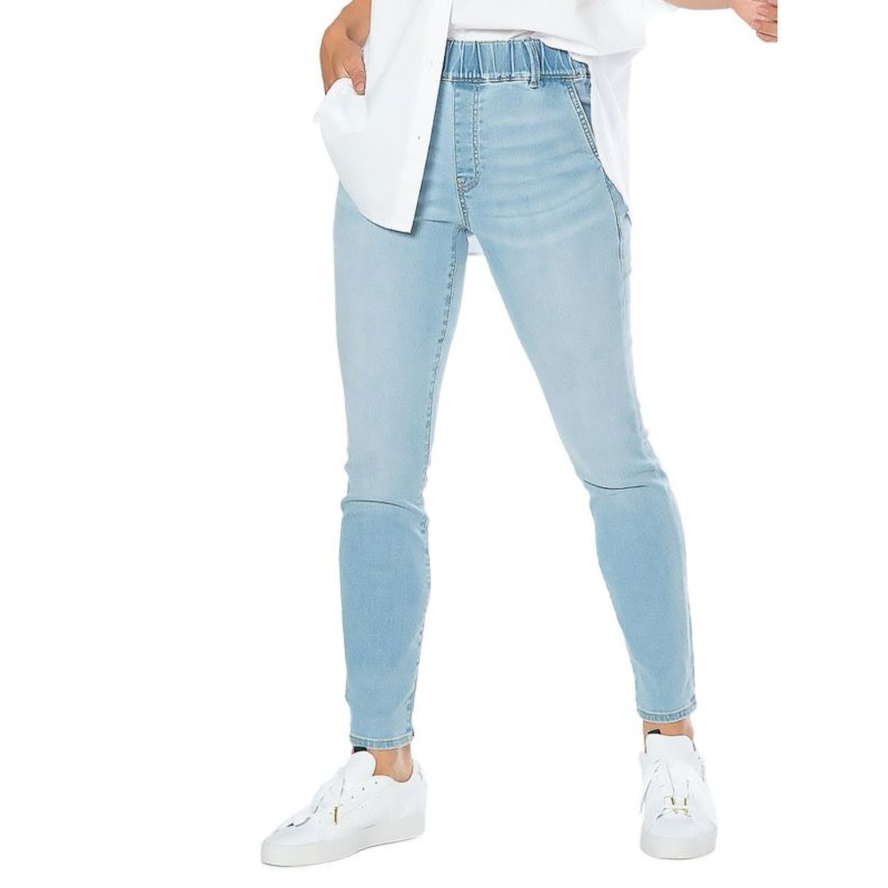 Juicy Couture βPull-On Skinny Jeans in Light Wash Blue Size 28
